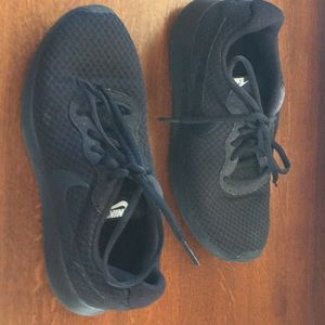 Nike Tanjun Trainers Ladies